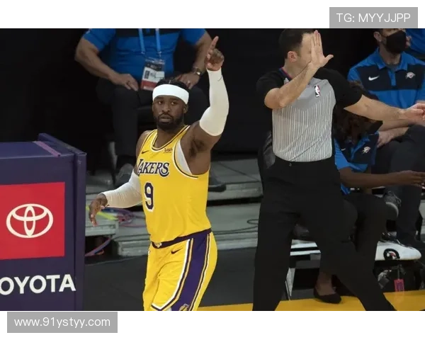 圣保利对法兰克福 欧文藤田首发出战